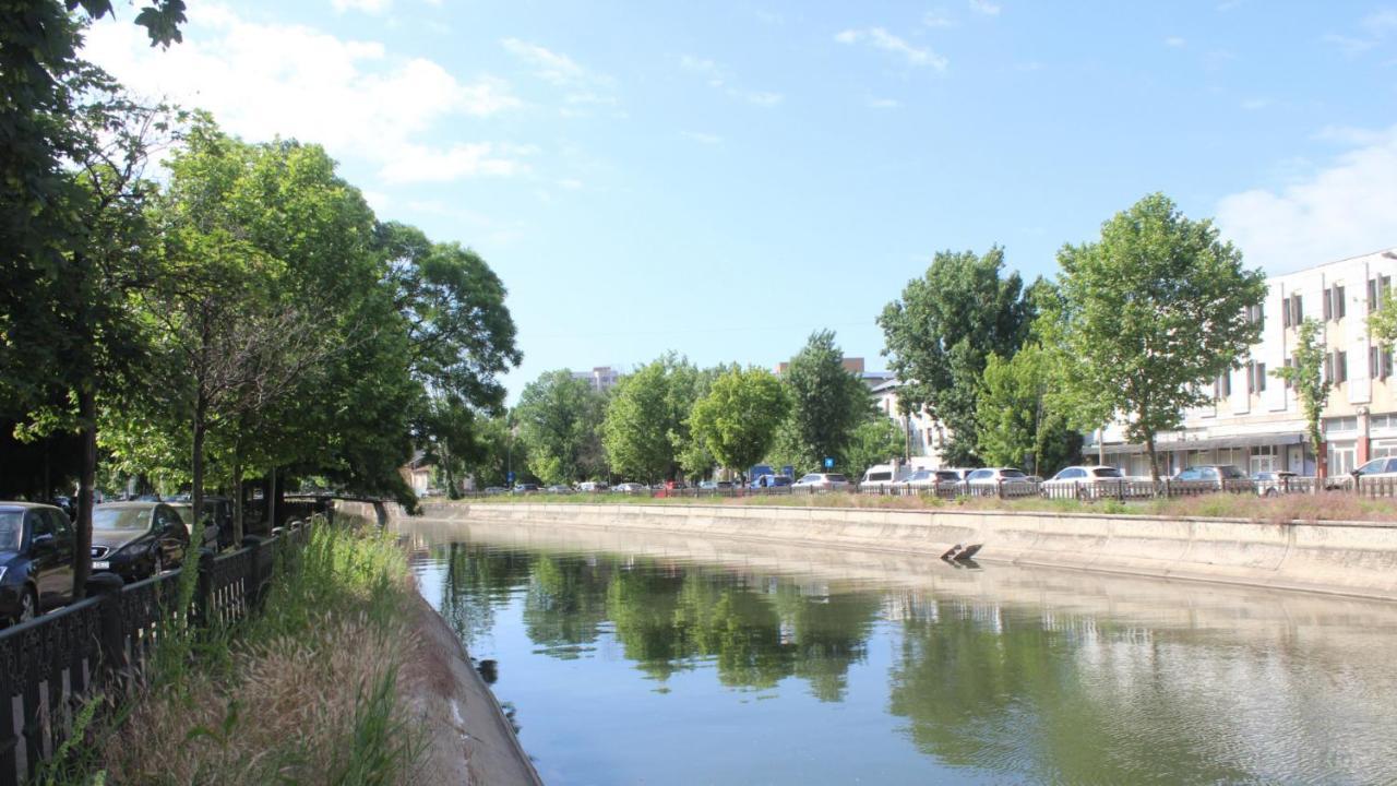 Holidays Host Splaiul Unirii Bucarest Esterno foto